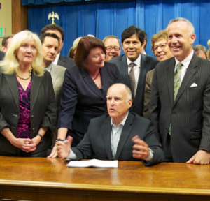 Governor Brown Signs Legislation to Put Water Bond Before Voters i18653